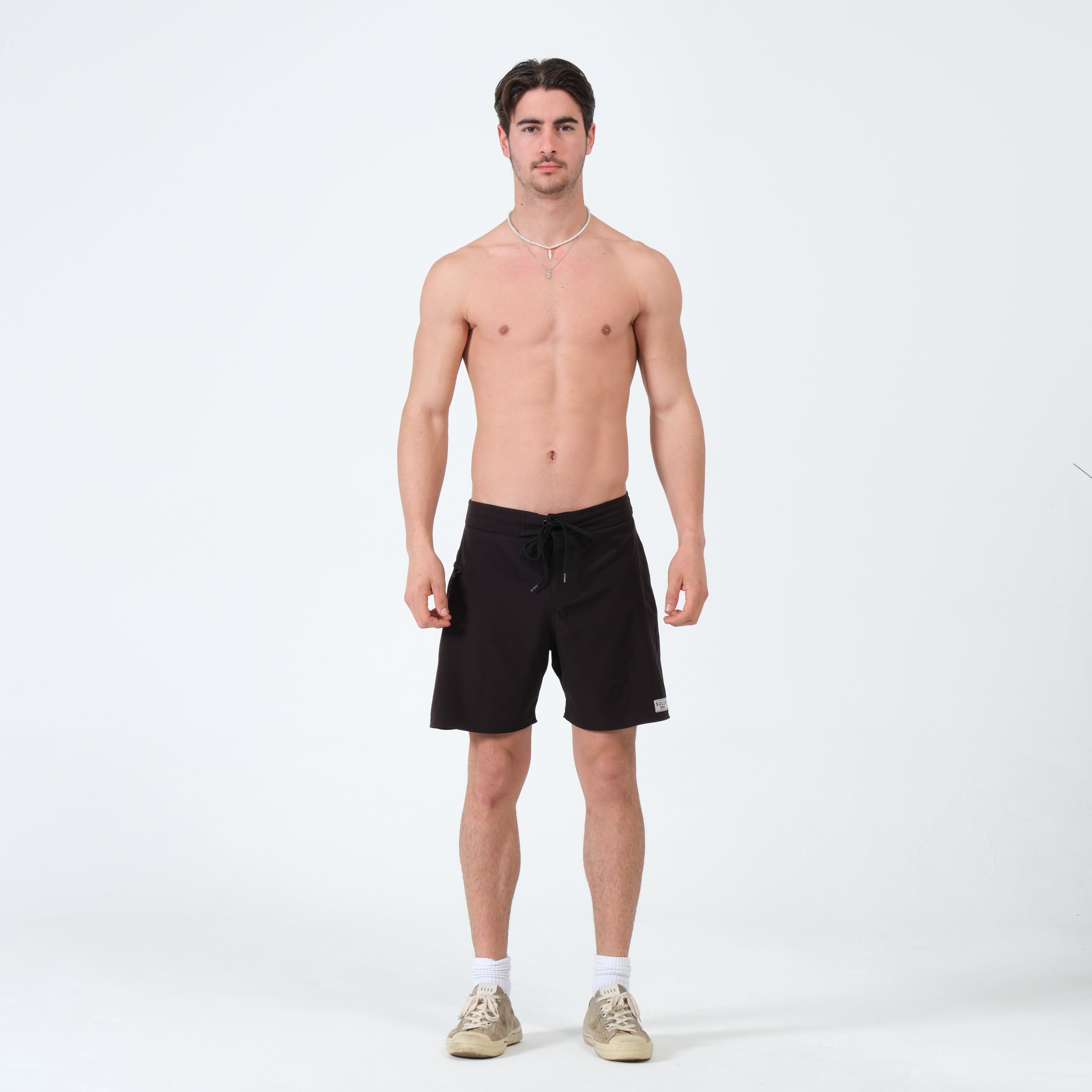 BLACK BOARDSHORTS